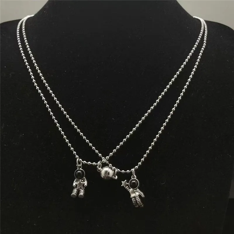 1Pair Magnetic Couple Necklace For Lovers Gothic Punk Heart