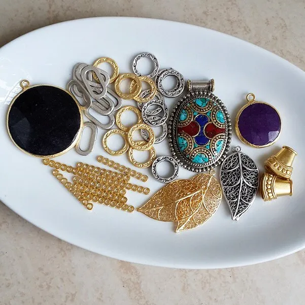 8 Small Textured Flat Ring Closed Loop Circle Pendant Connector  - 22k Matte Gold Plated - 8 PC