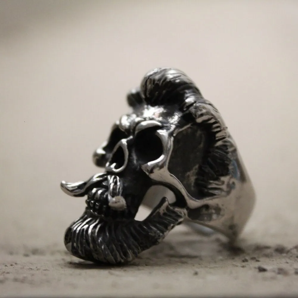 Cool Men‘s Bearded Mustache Gentleman Skull Rings