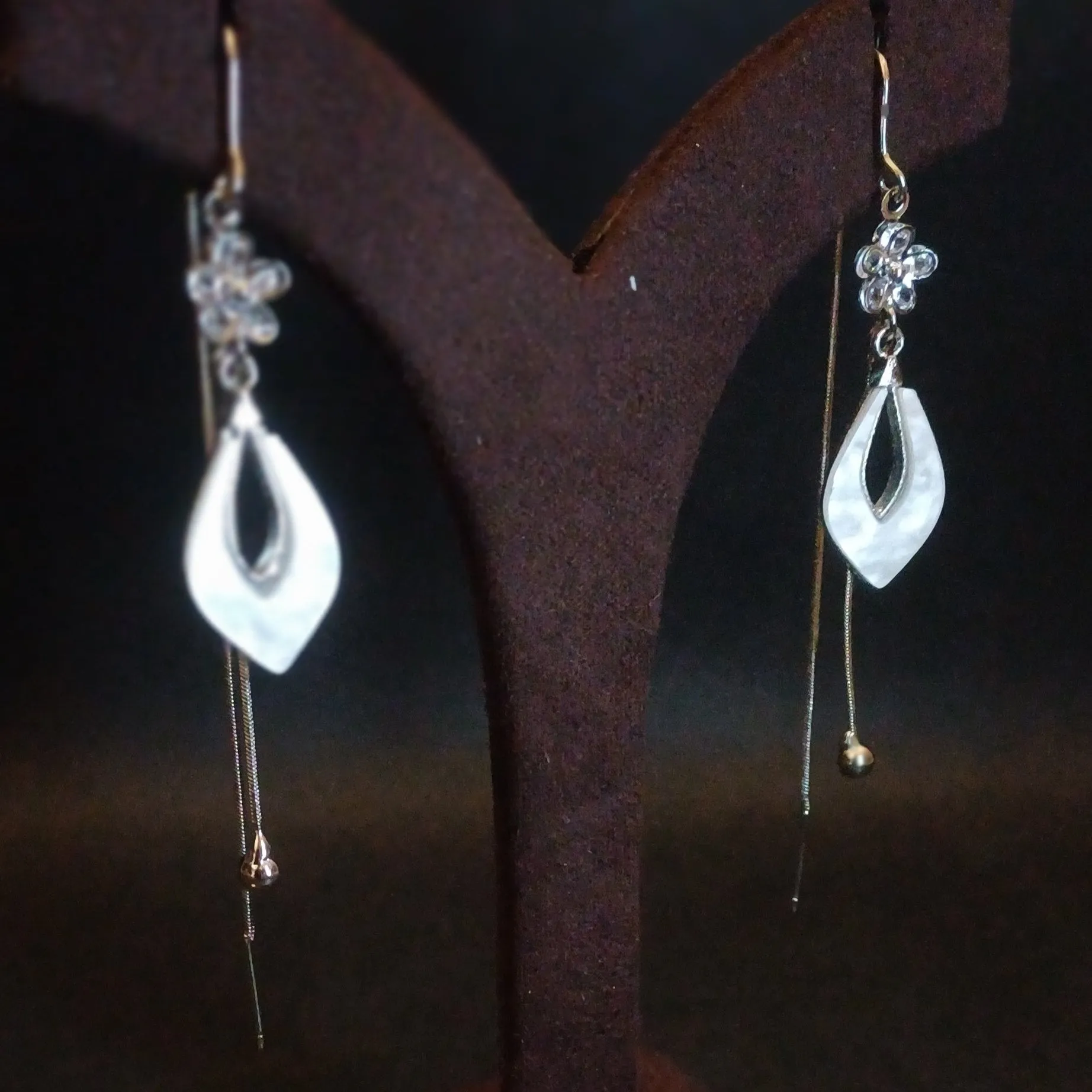 Dazzling Feather Elegant Daily Earrings - AD