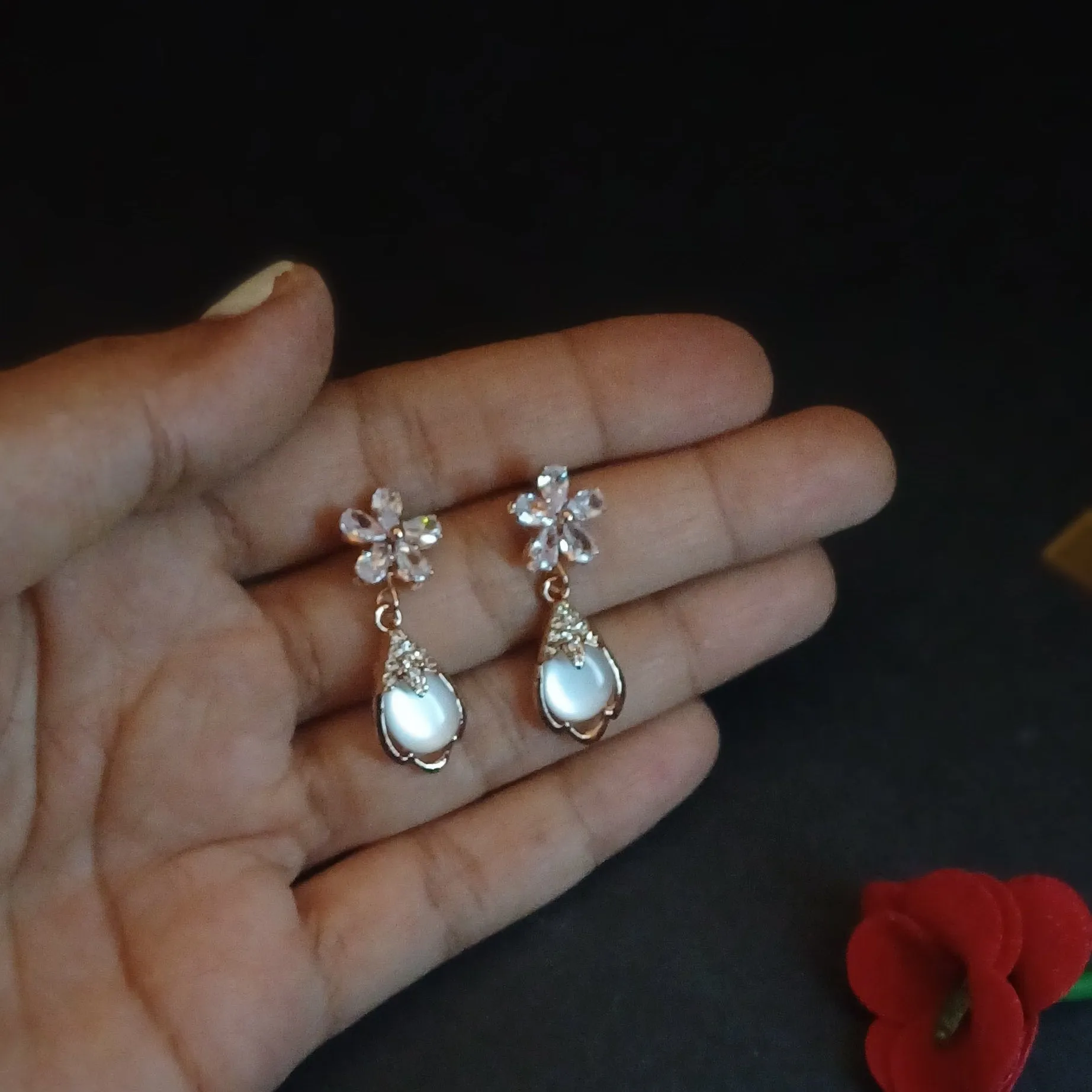 Dazzling flower & pearl diamond Earrings - American Diamonds