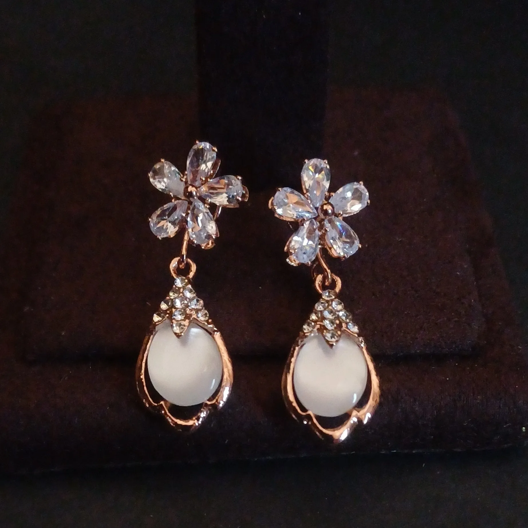 Dazzling flower & pearl diamond Earrings - American Diamonds