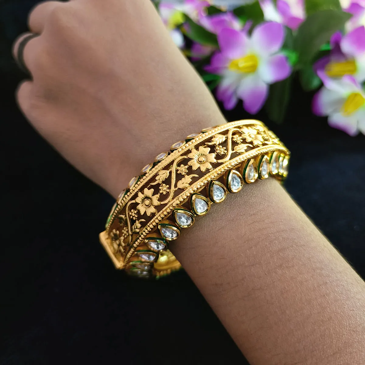 Designer Gold Plated Royal Kundan Openable Bracelet (Design 113)