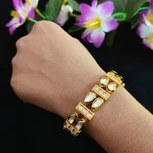 Designer Gold Plated Royal Kundan Openable Bracelet (Design 119)