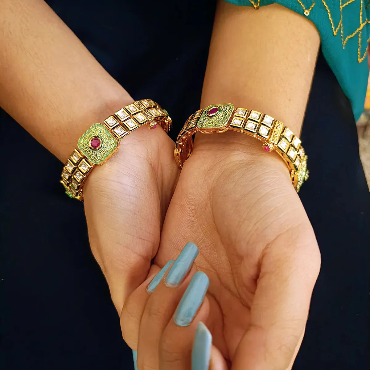 Designer Gold Plated Royal Kundan Openable Bracelet (Design 123)