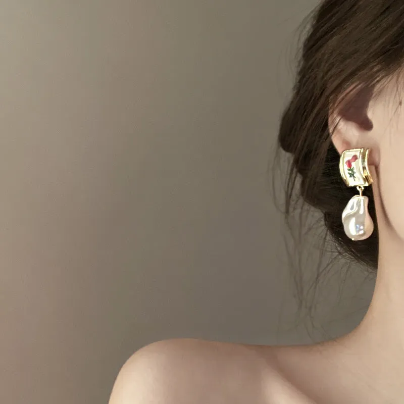Earring-Silver Needle French Vintage Flower Curved Earrings with Irregular Pearl