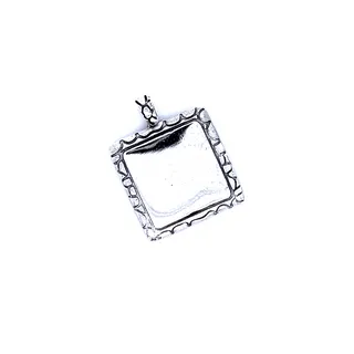 Engravable Pendant With Cobblestone Border