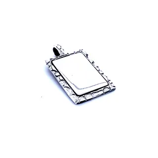 Engravable Pendant With Cobblestone Border