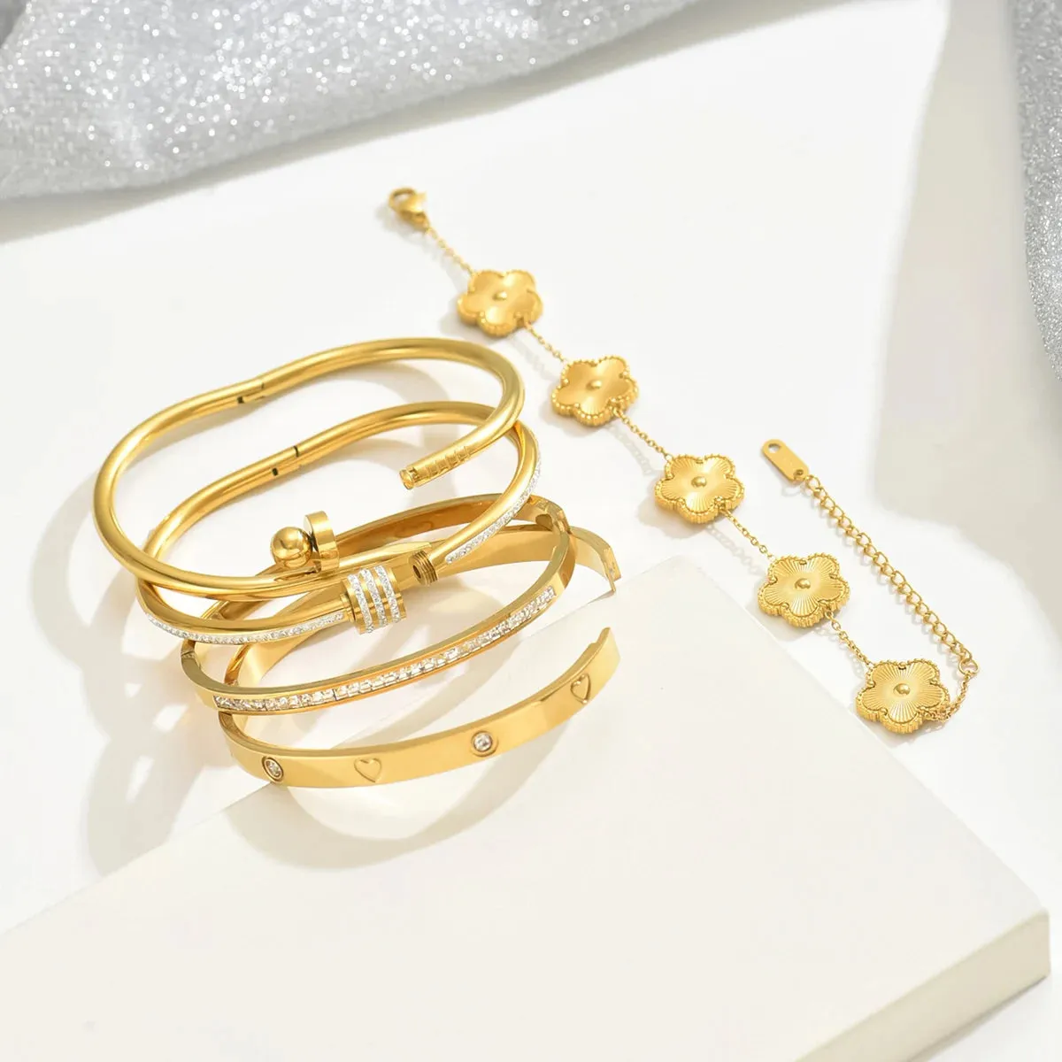 Four-Leaf Clover Lucky Bracelet Set for Women  5 Stainless Steel Gold Bangles, Hypoallergenic & Adjustable (Gift Ready)