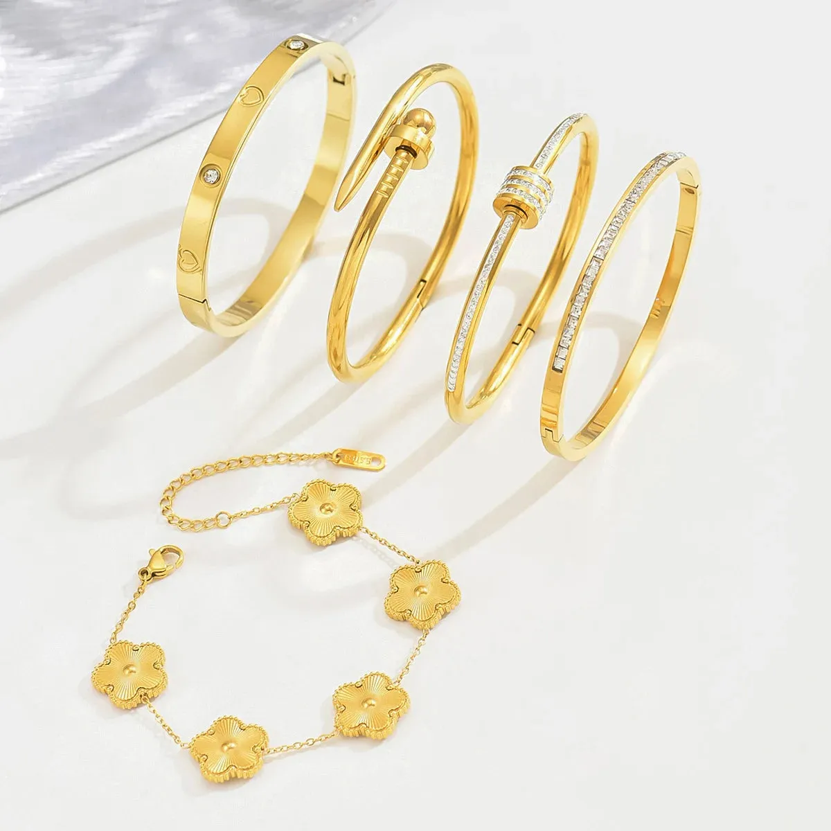 Four-Leaf Clover Lucky Bracelet Set for Women  5 Stainless Steel Gold Bangles, Hypoallergenic & Adjustable (Gift Ready)