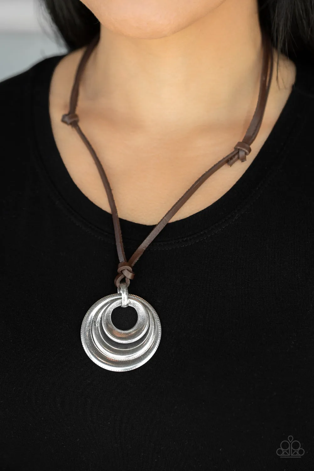 Paparazzi Desert Spiral Silver Men's Short Necklace - P2UR-SVXX-033XX