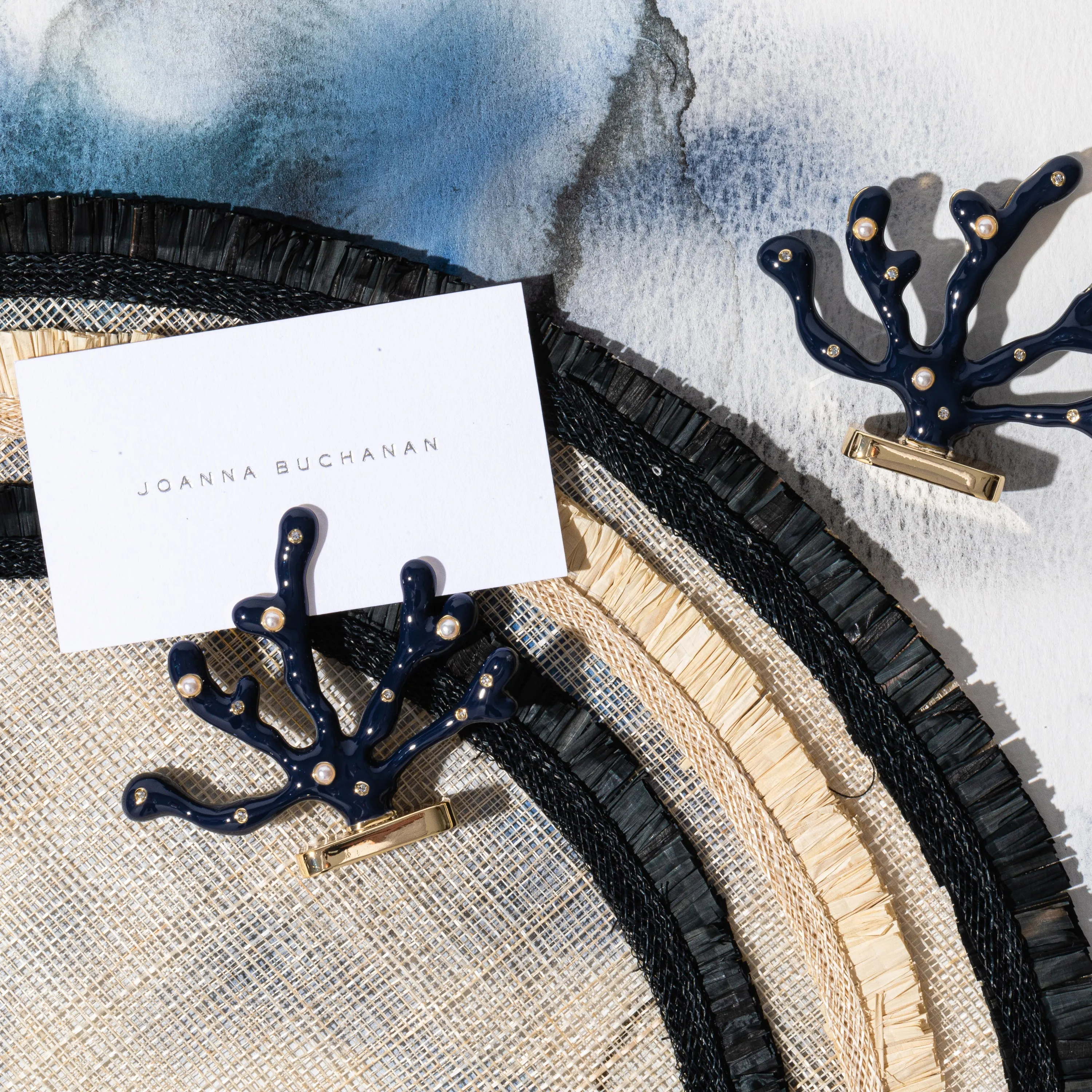 Ruffle Edge Straw Placemat | Black