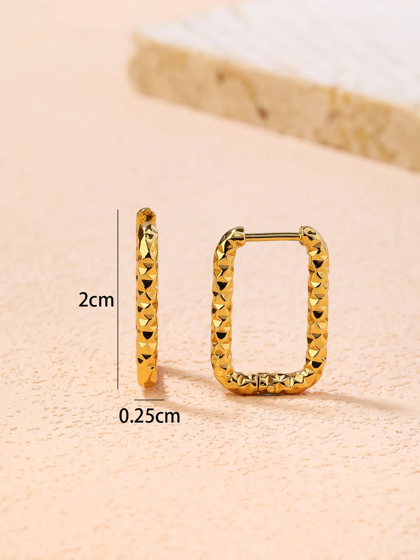 YUZENG Chic Vintage! Hammered Texture Geometric Rectangle Earrings with 18k Gold Plating！